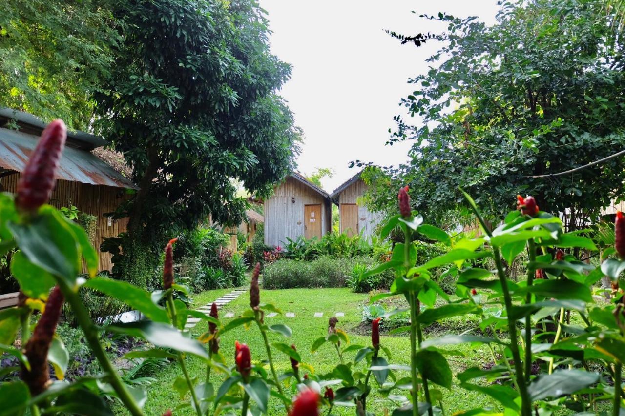 Lanna House Lanna Hut Chiangmai Bed & Breakfast Chiang Mai Eksteriør bilde